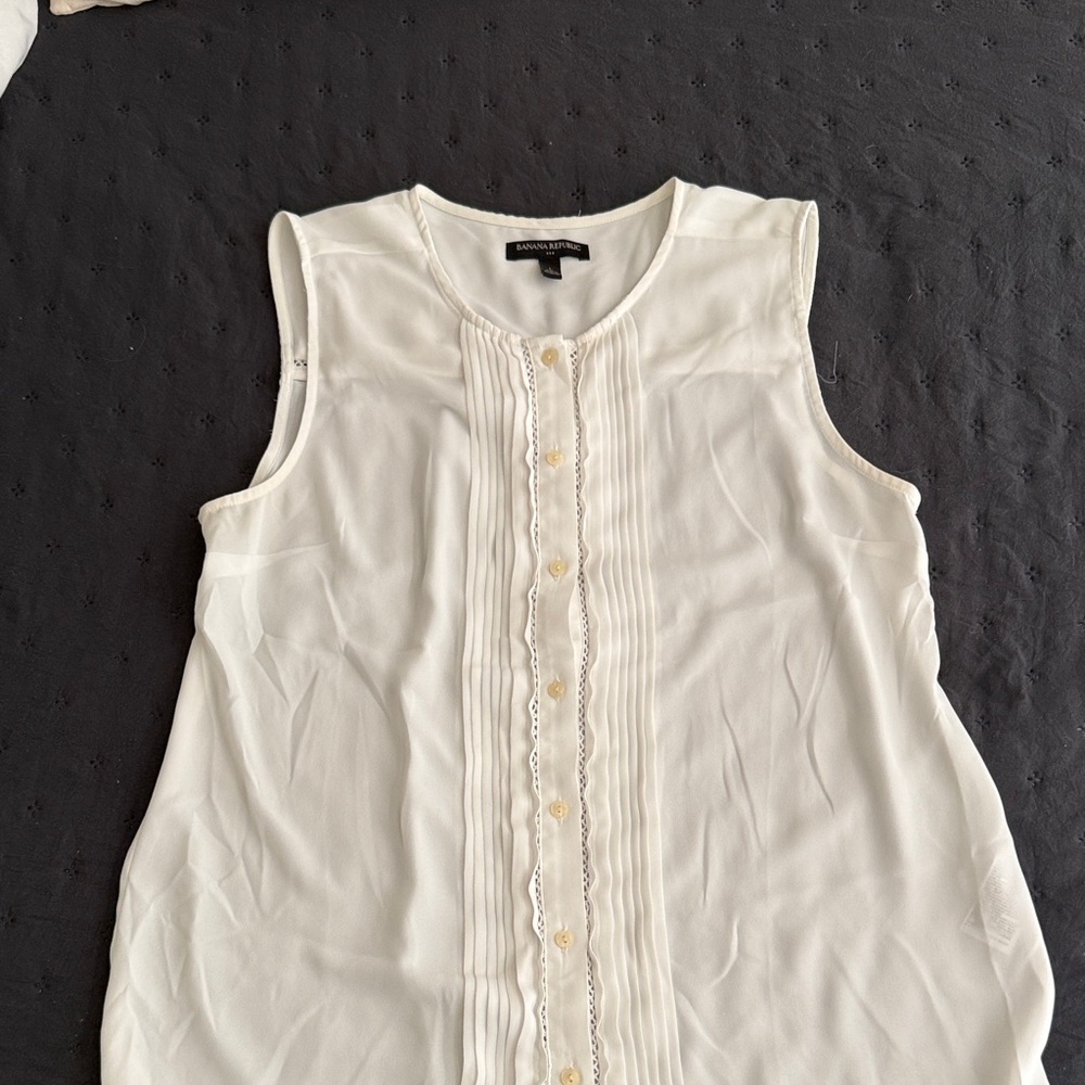 Banana Republic Cream Sleeveless Blouse